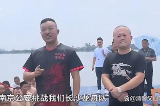 哈兰德社媒晒戴上金色胡子照片：你们觉得我的新造型如何？